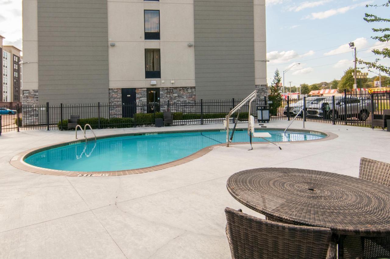 Holiday Inn Express & Suites Jackson Downtown - Coliseum By Ihg מראה חיצוני תמונה