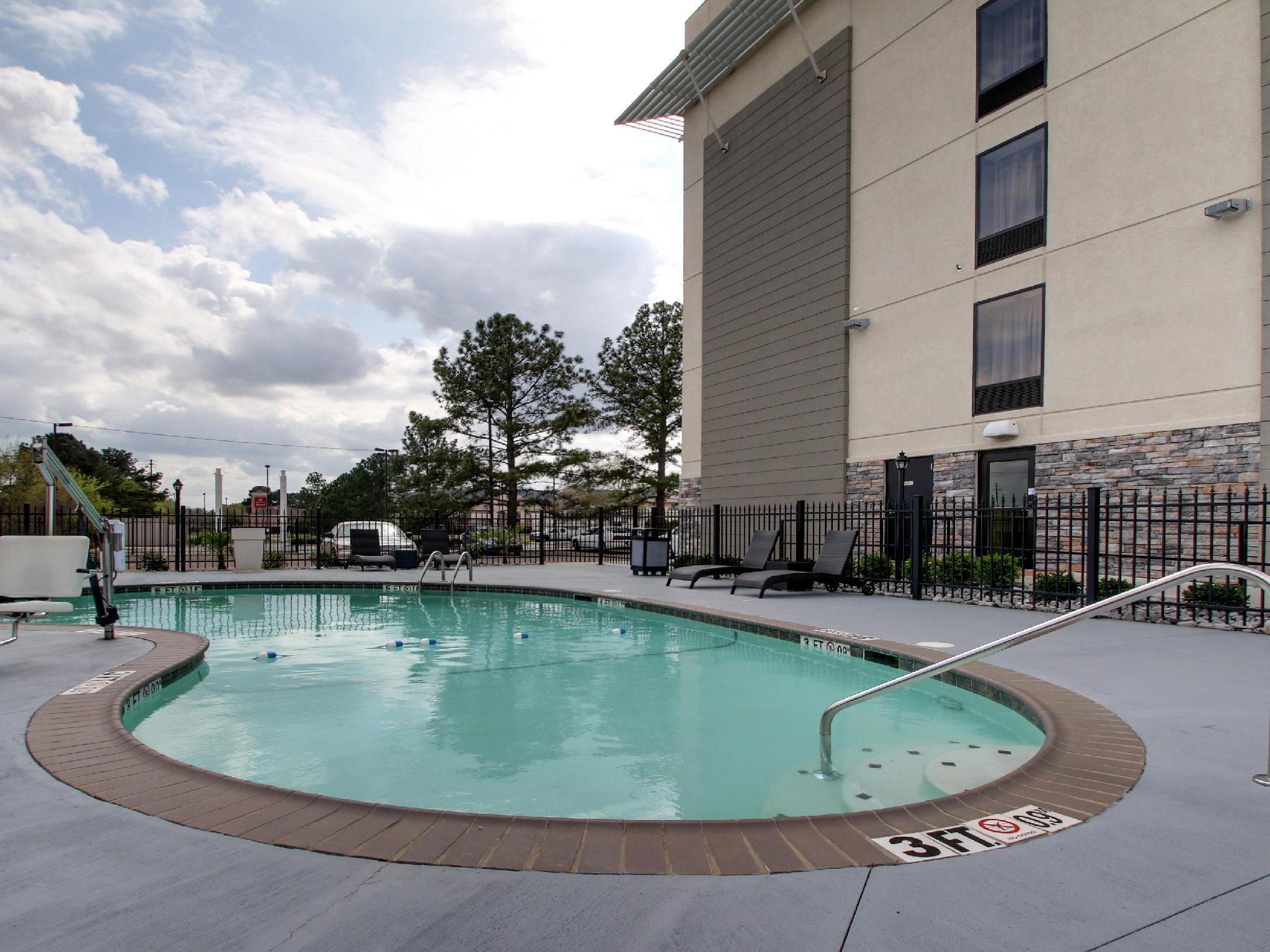 Holiday Inn Express & Suites Jackson Downtown - Coliseum By Ihg מראה חיצוני תמונה